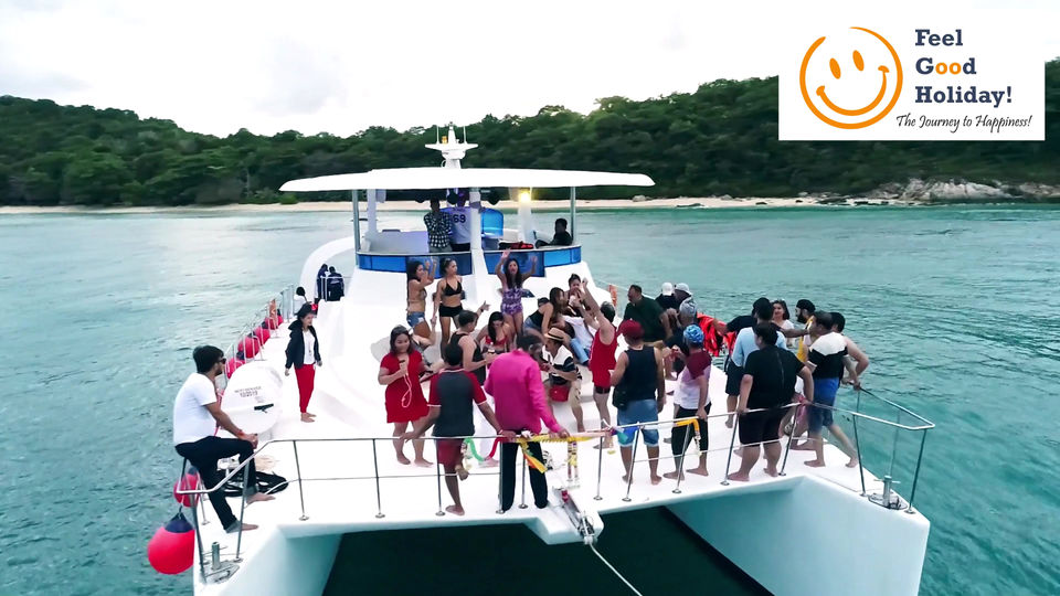 PRIVATE YACHT PARTY IN PHUKET